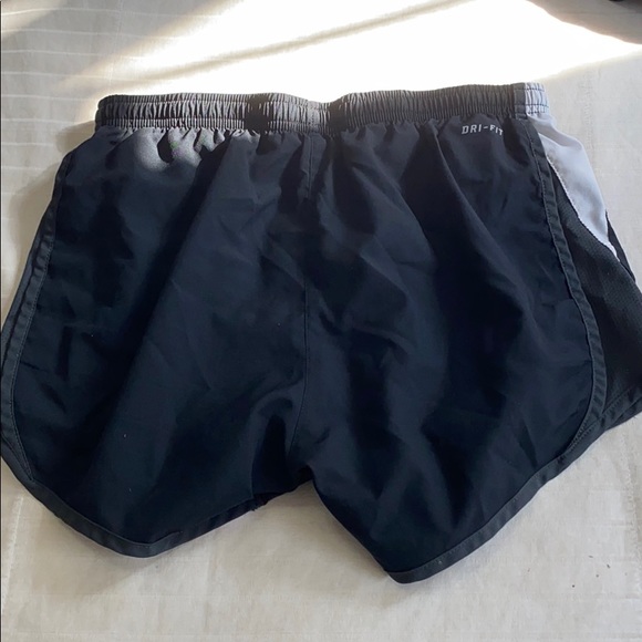 Nike running shorts - Picture 4 of 5
